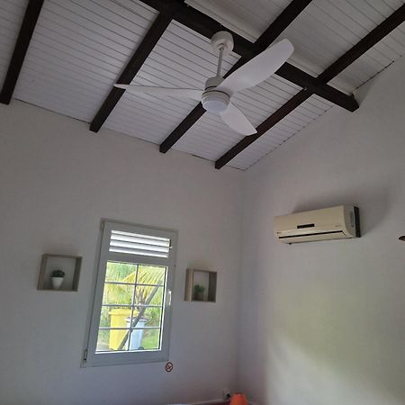Bungalows Corail, F3 Avec Piscine A Sainte Luce Esterno foto