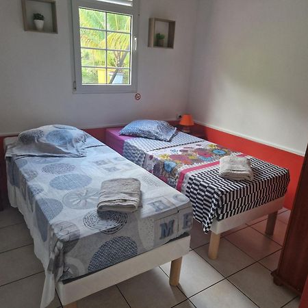 Bungalows Corail, F3 Avec Piscine A Sainte Luce Esterno foto