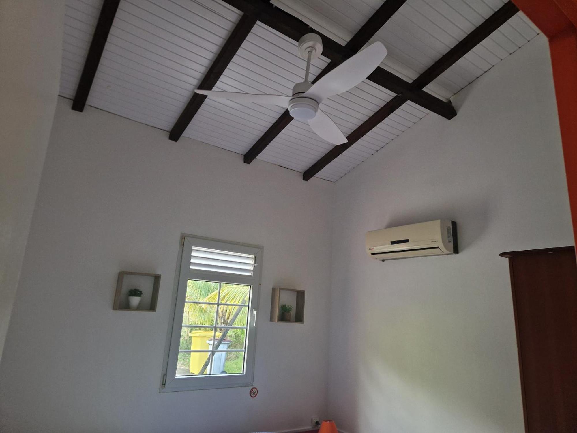 Bungalows Corail, F3 Avec Piscine A Sainte Luce Esterno foto