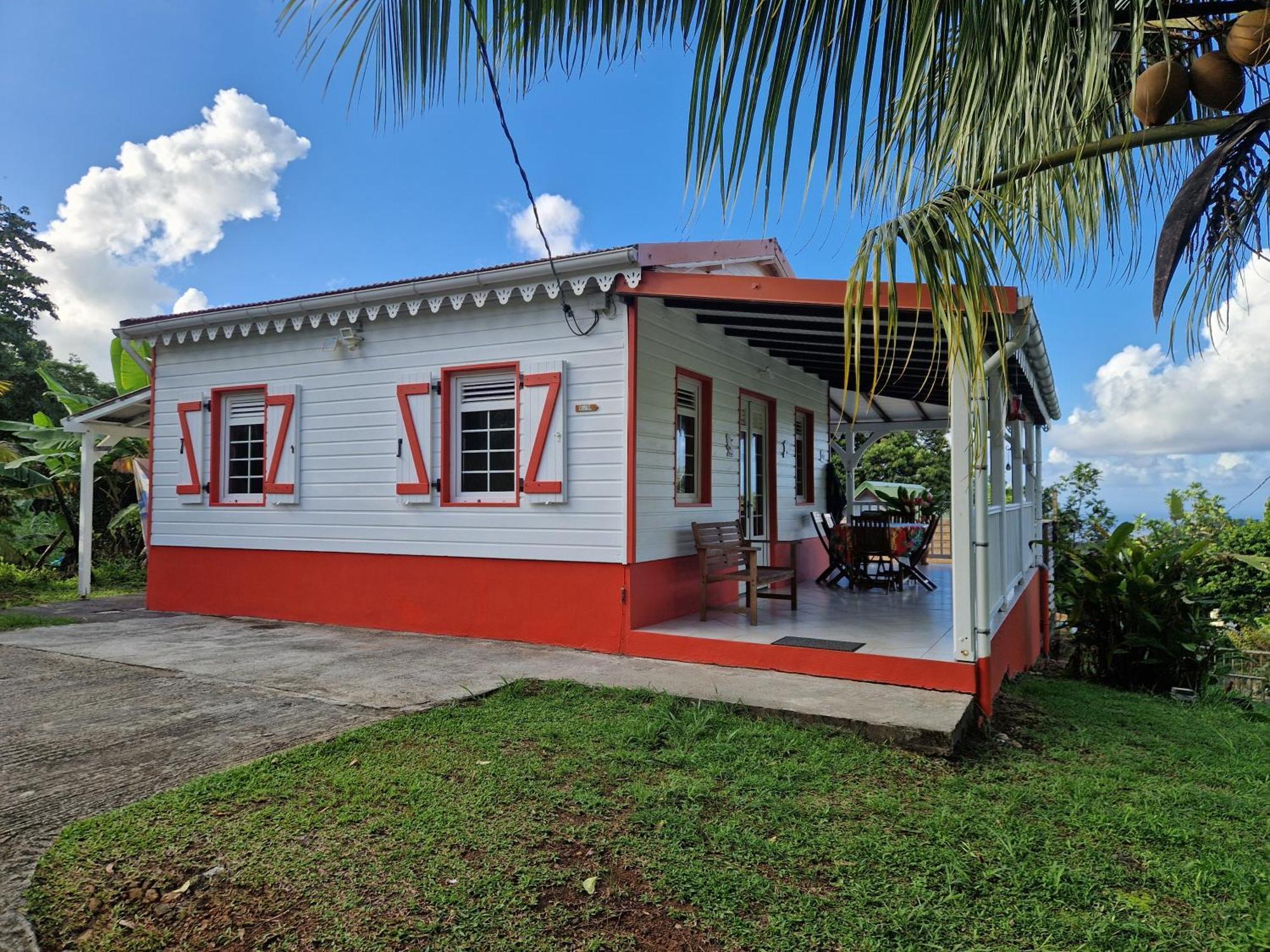 Bungalows Corail, F3 Avec Piscine A Sainte Luce Esterno foto