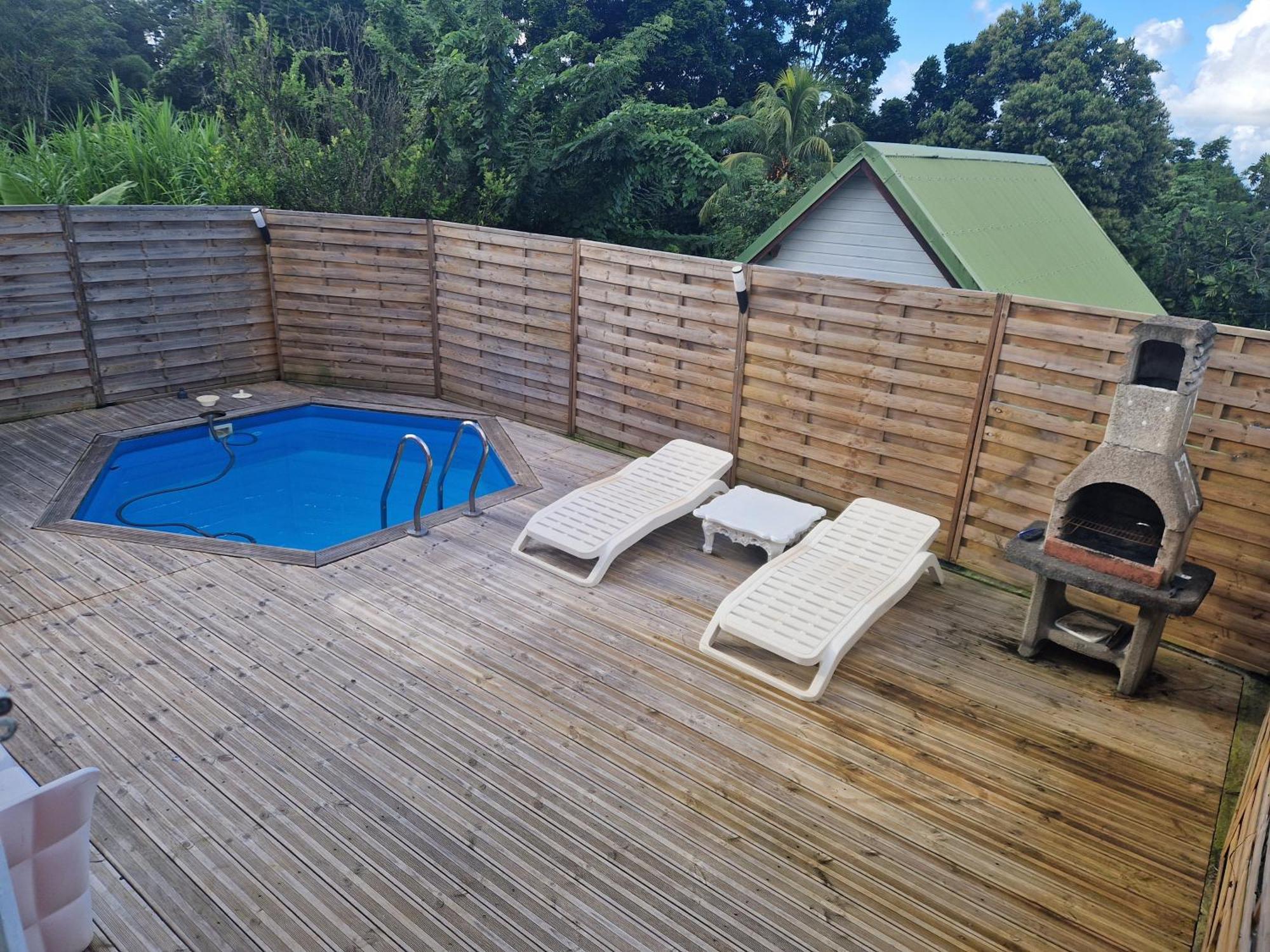 Bungalows Corail, F3 Avec Piscine A Sainte Luce Esterno foto